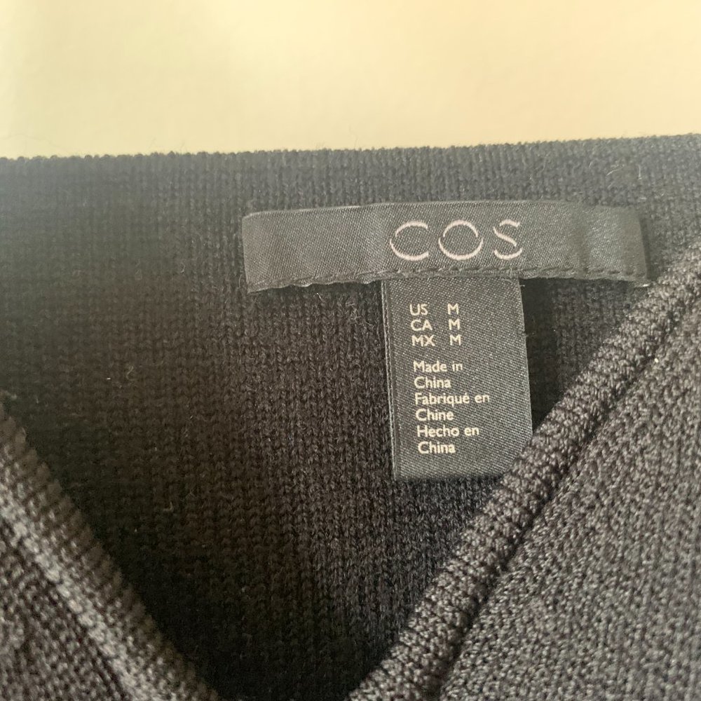 COS Black Crop Top - Picture 3 of 10